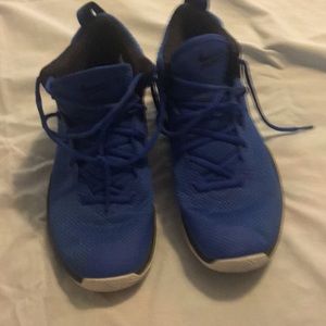 boys basketball shoes.